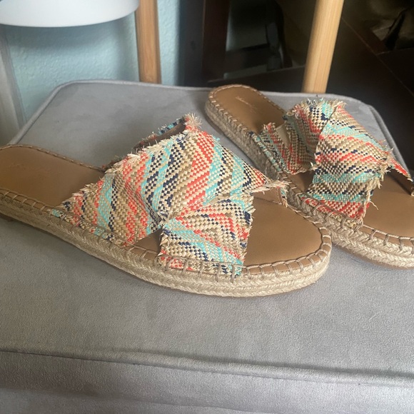 Universal Thread Multicolor Sandals - Picture 2 of 6